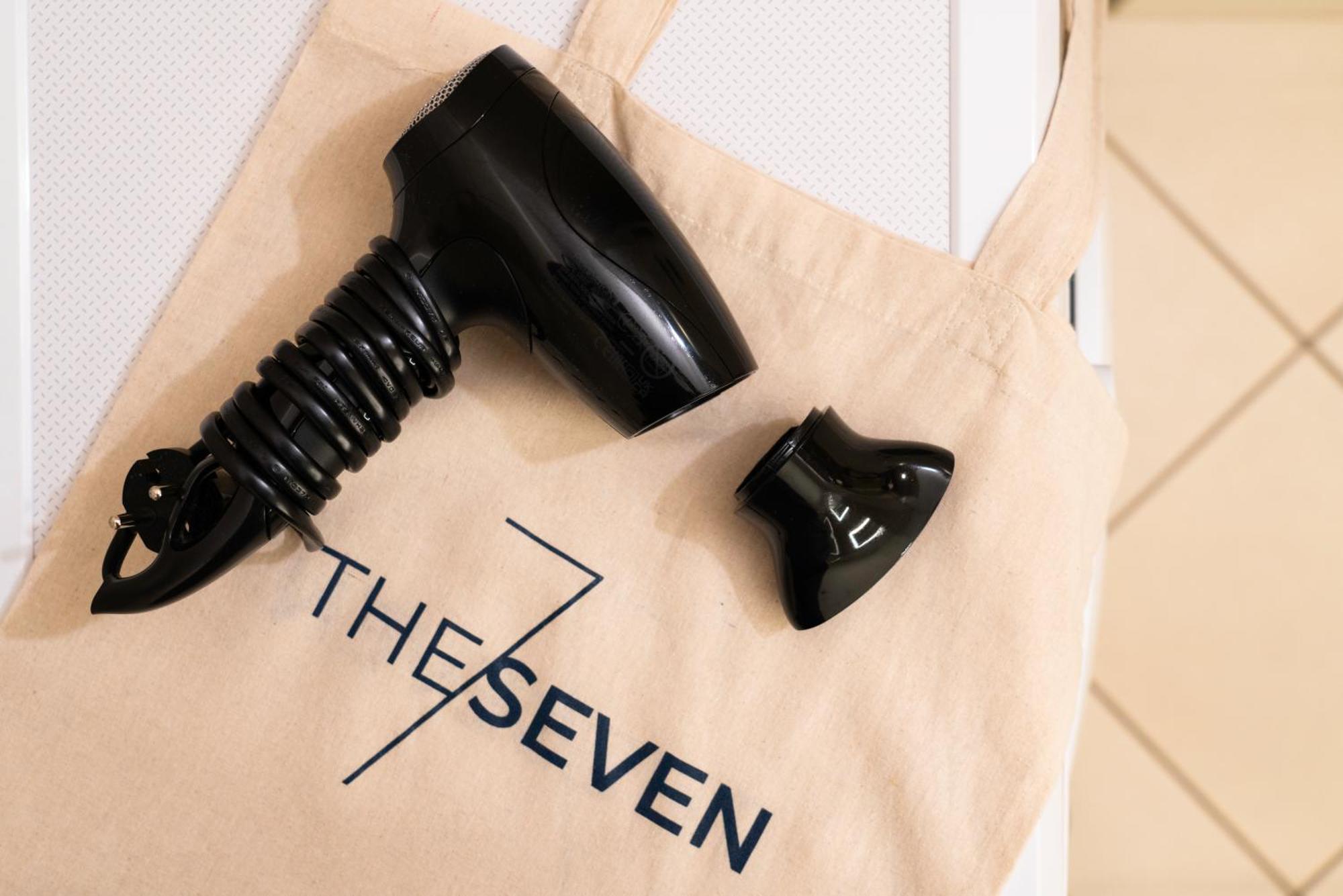 The Seven Residence Cenova Dış mekan fotoğraf
